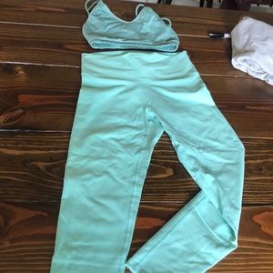 Fabletics matching Mint leggings & bra